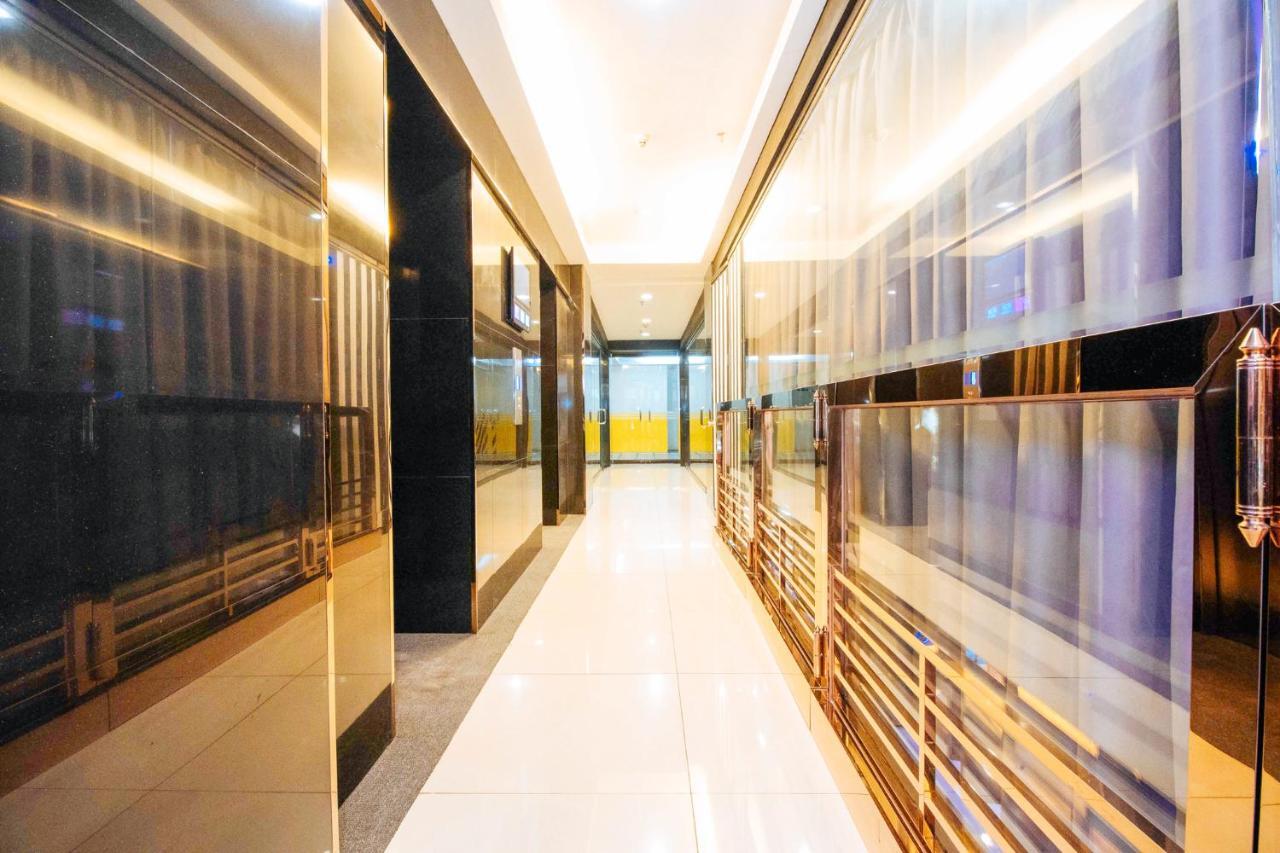 Reddoorz Premium Near Trinoma Cidade Quezon Exterior foto