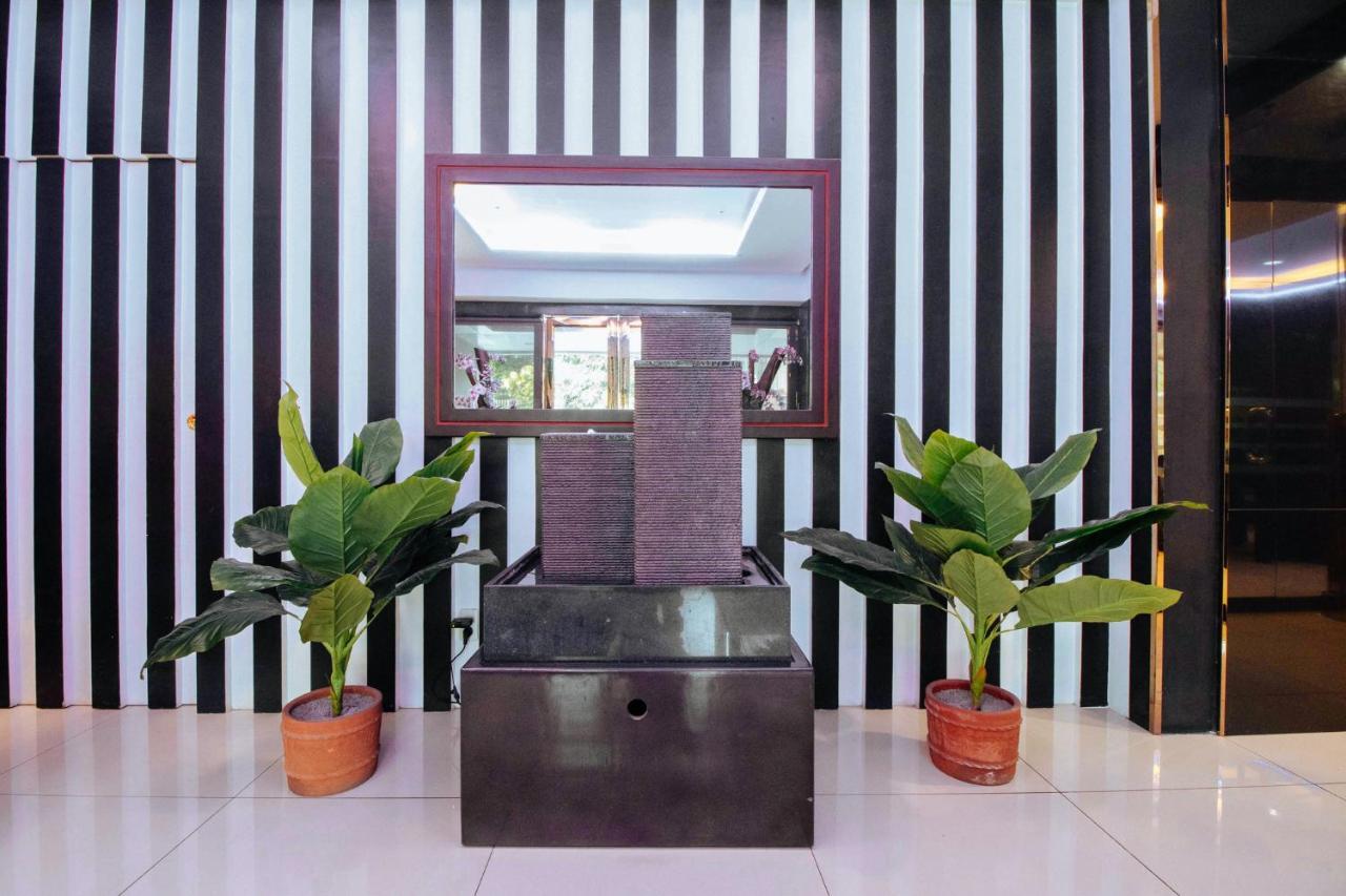 Reddoorz Premium Near Trinoma Cidade Quezon Exterior foto